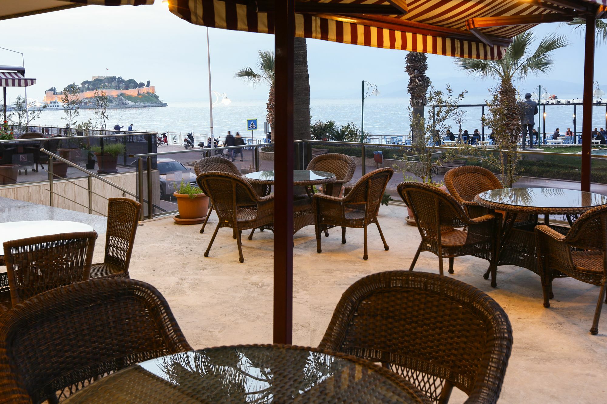 Kayhanbey Hotel Kusadasi Bagian luar foto