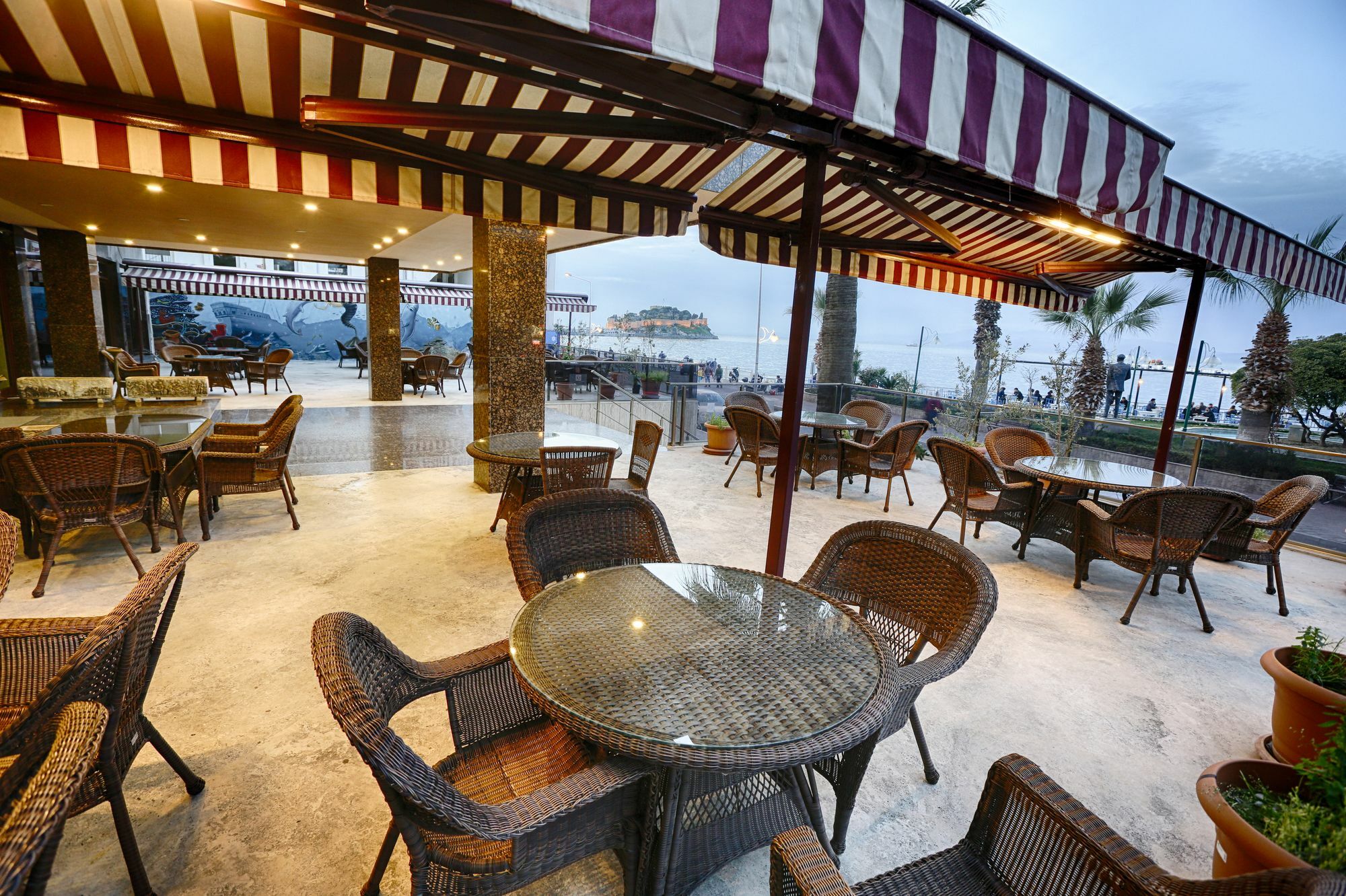 Kayhanbey Hotel Kusadasi Bagian luar foto